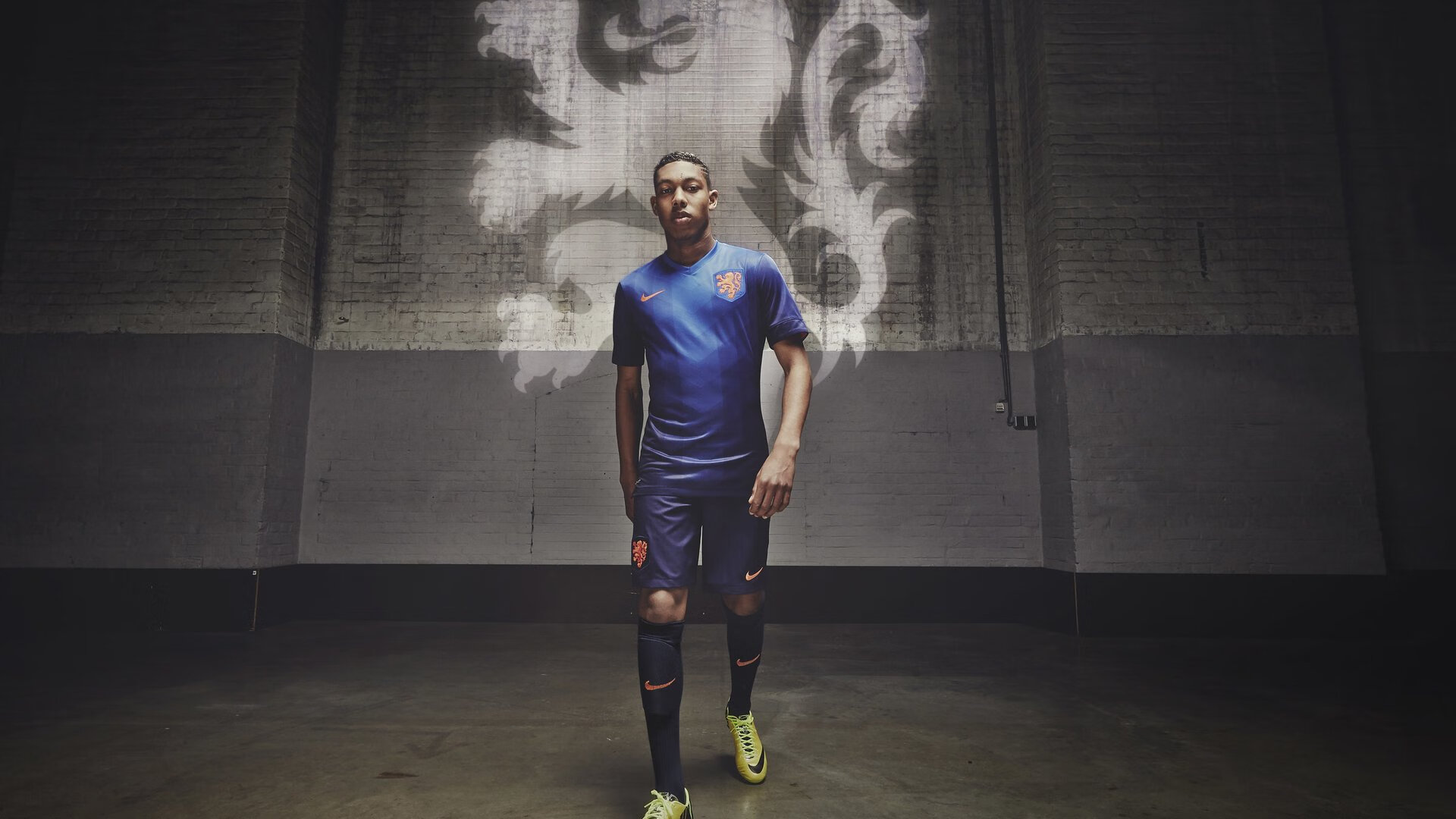 澳大利亚蝶泳转身动作连贯性最佳,蝶泳转身慢动作示范